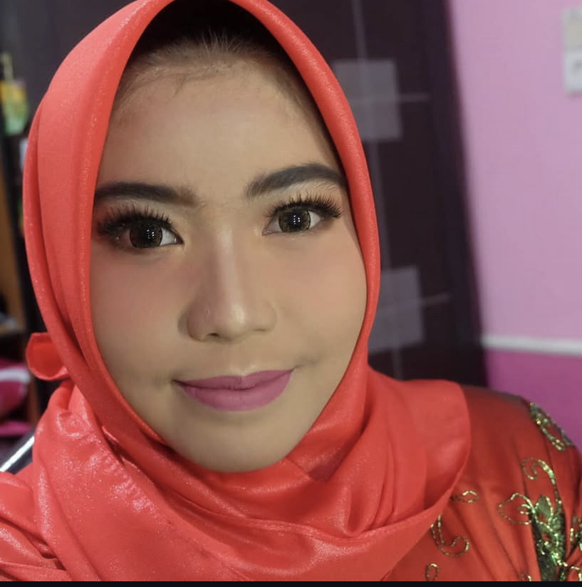 Nada Makeup