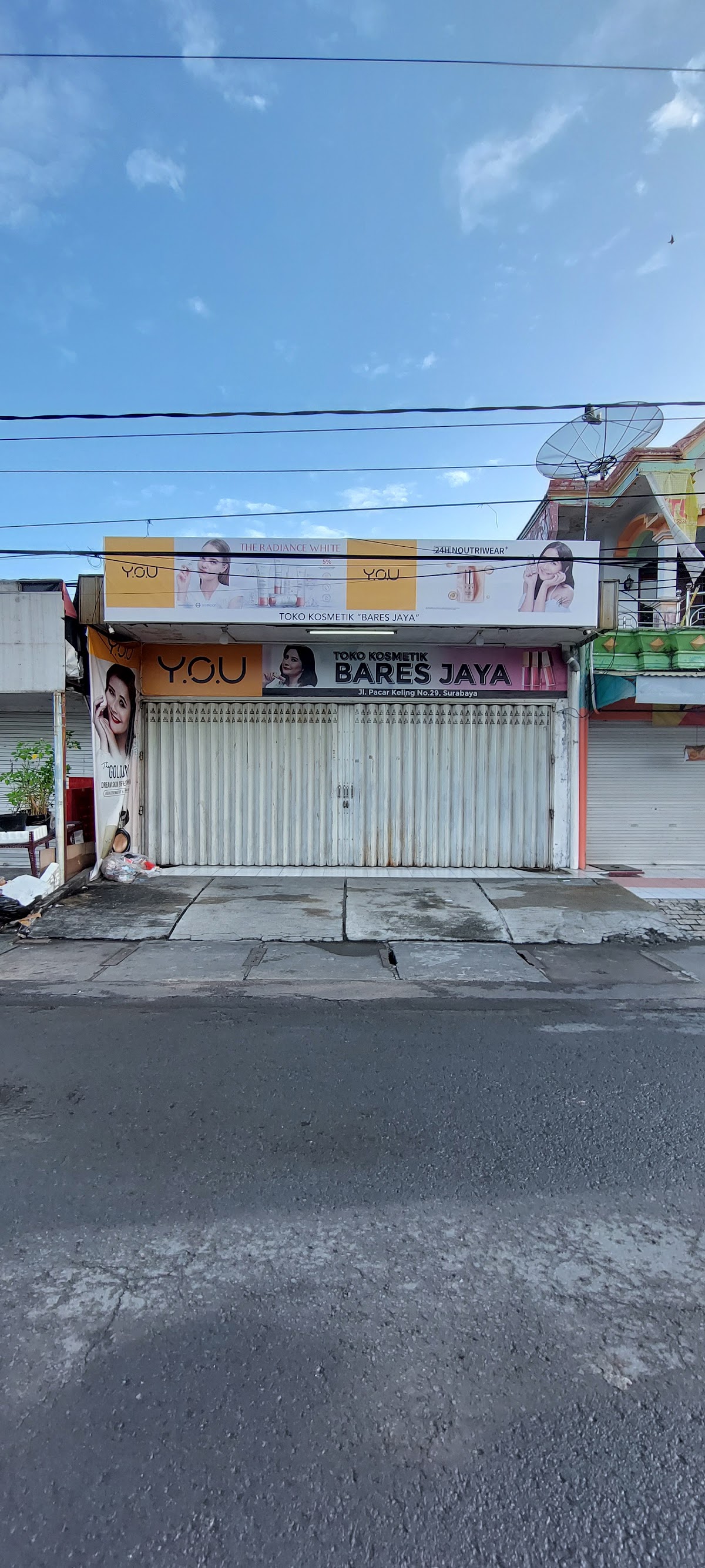 Cosmetics Store Bares Jaya