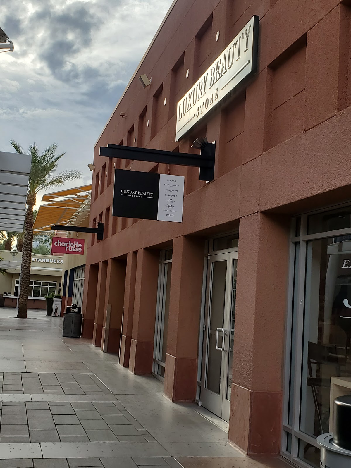Luxury Beauty Store