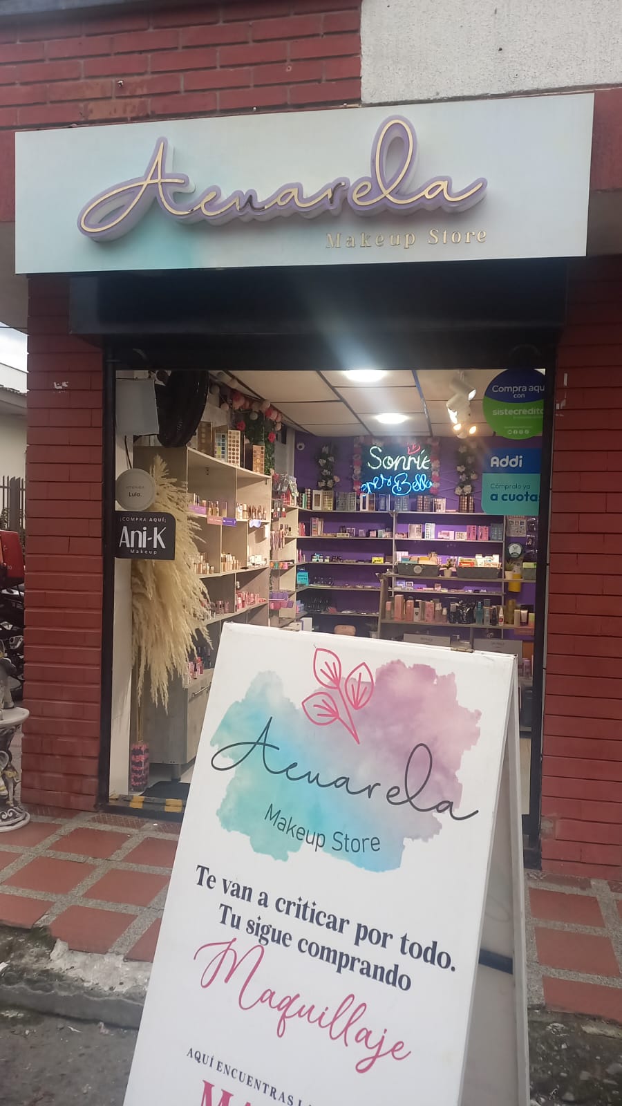 Acuarela Makeup Store