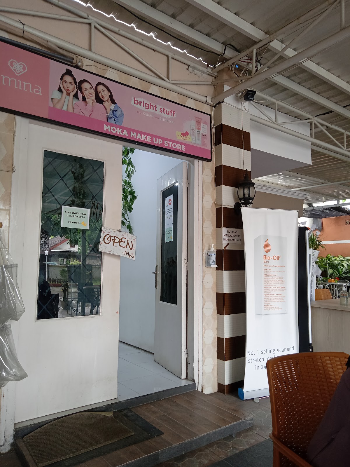 Moka Makeup Store Mataram