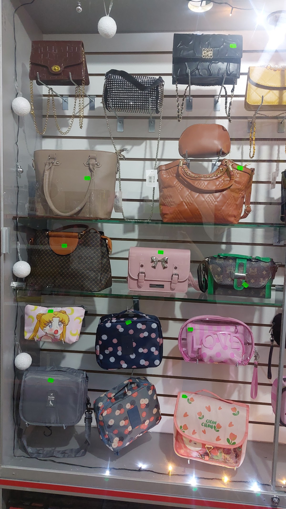 Capitana Maquillaje y Accesorios