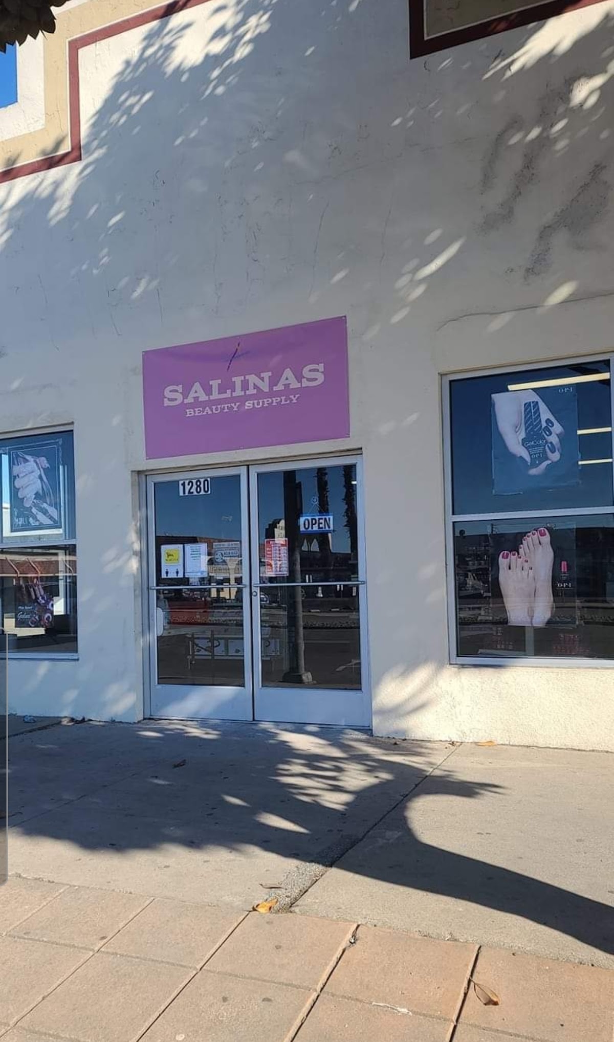 Salinas Beauty Supply and nail salón