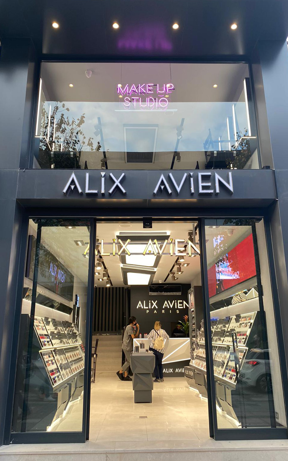 Alix Avien Bakırköy