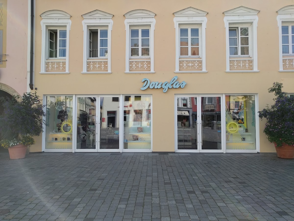 Douglas Straubing