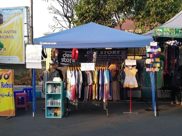 Dee Store
