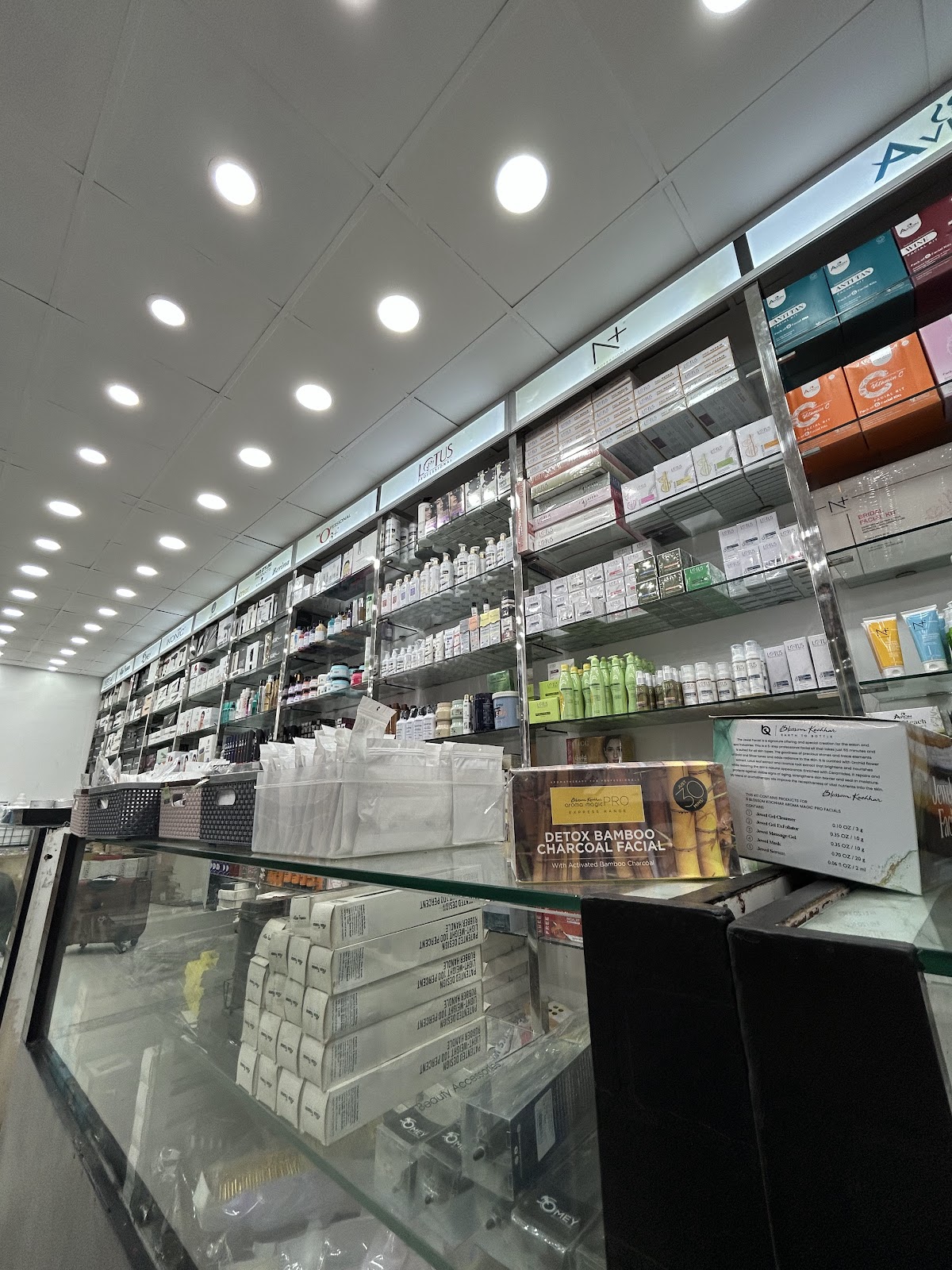 SR the cosmetics world