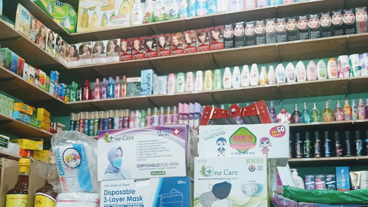Toko Kosmetik Tiga Saudara