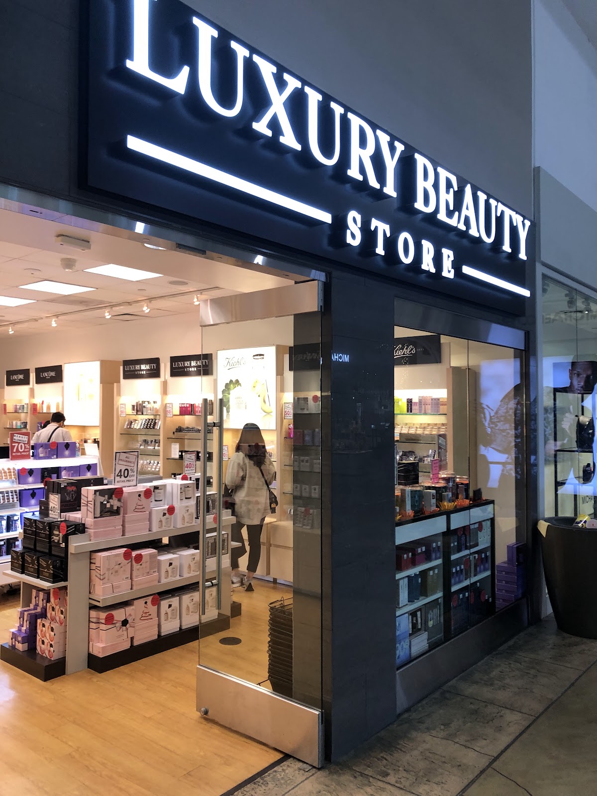 Luxury Beauty Store