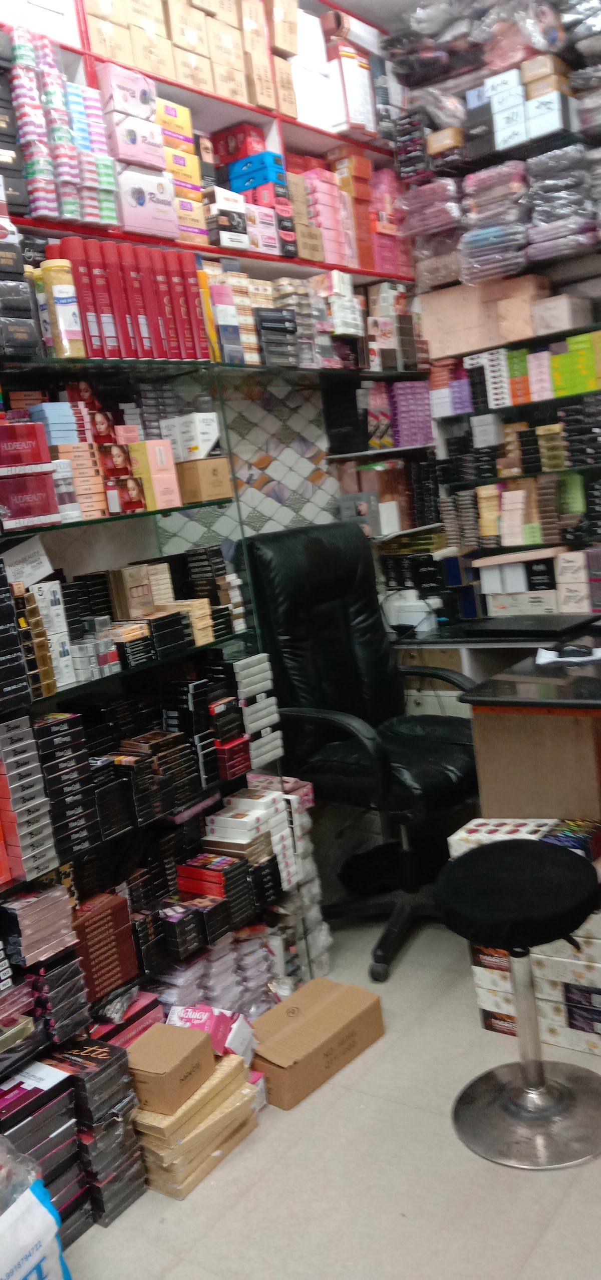 Laila Bindi Center
