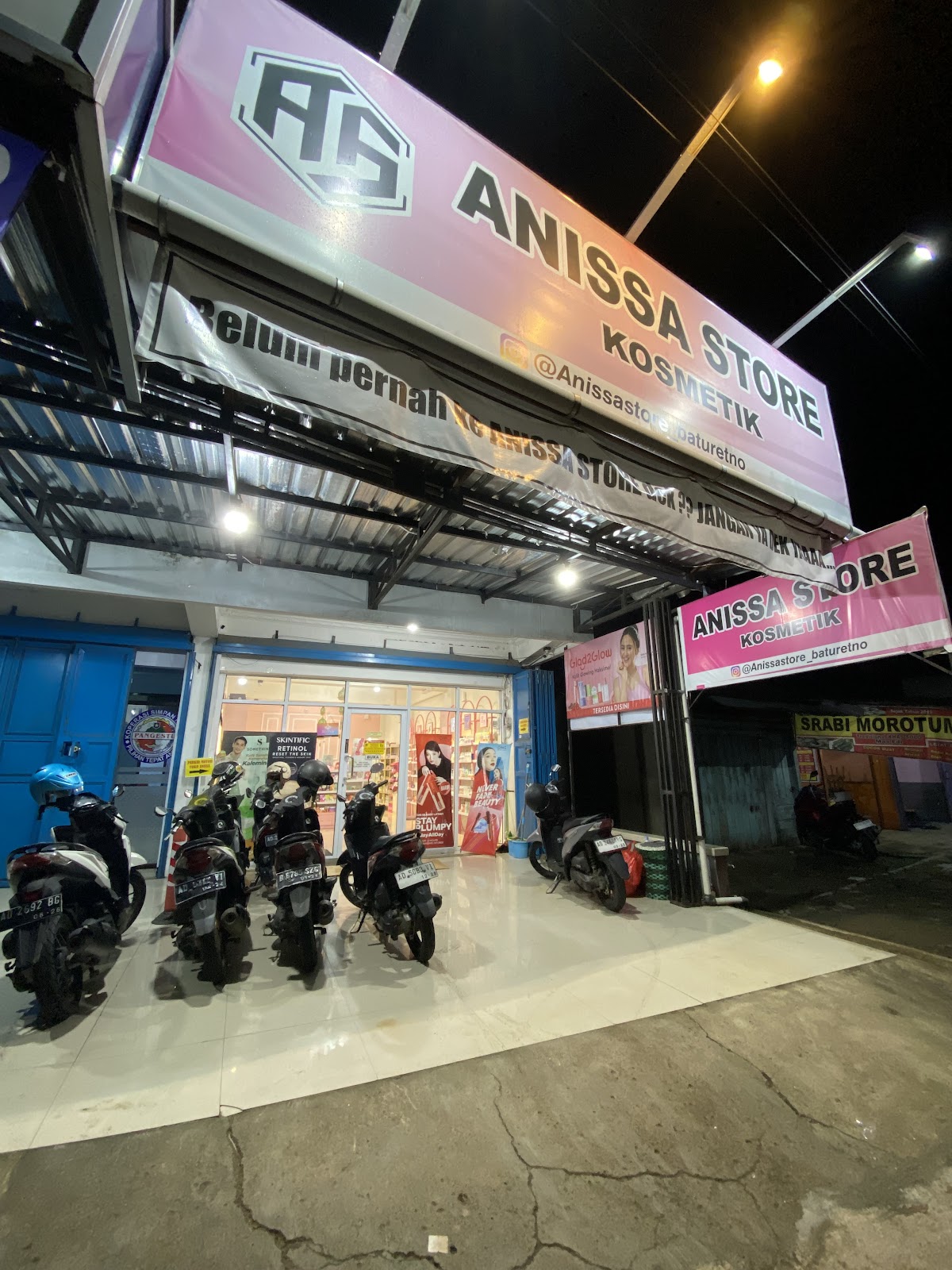 ANISSA STORE BATURETNO
