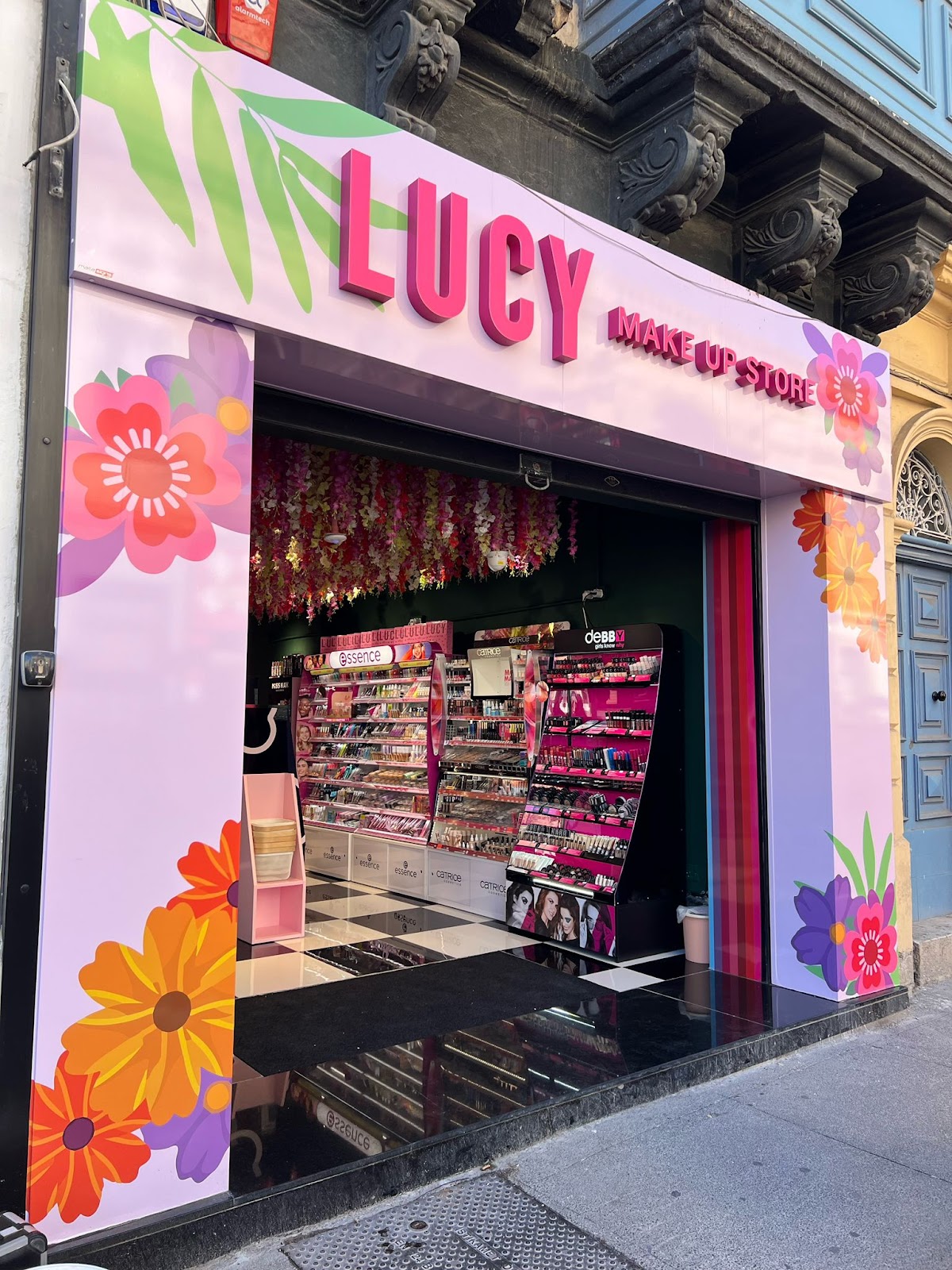 Lucy Makeup Store
