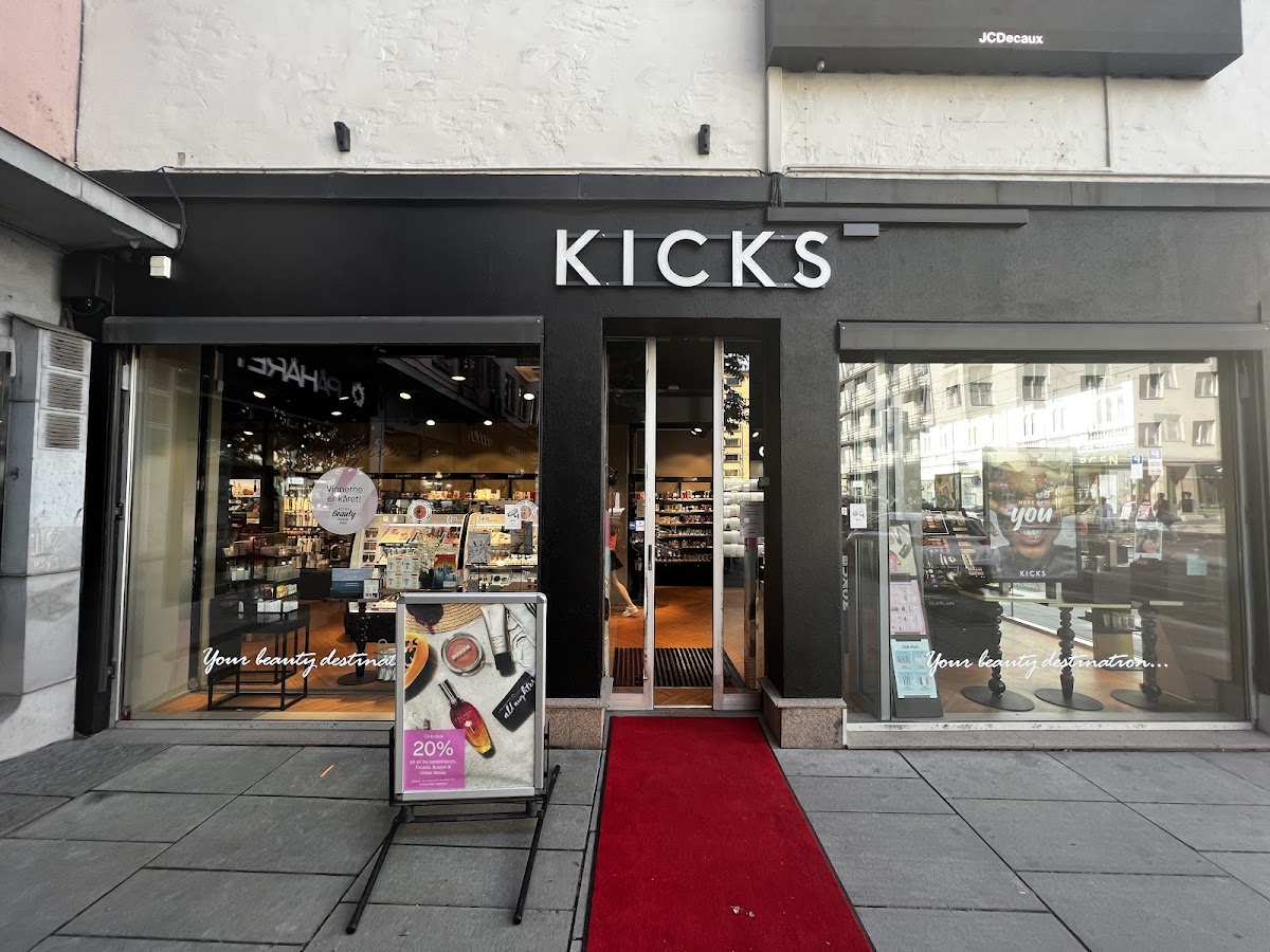 KICKS