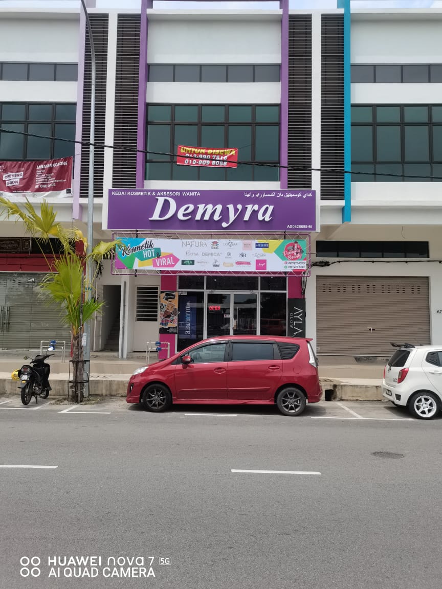 Demyra Store