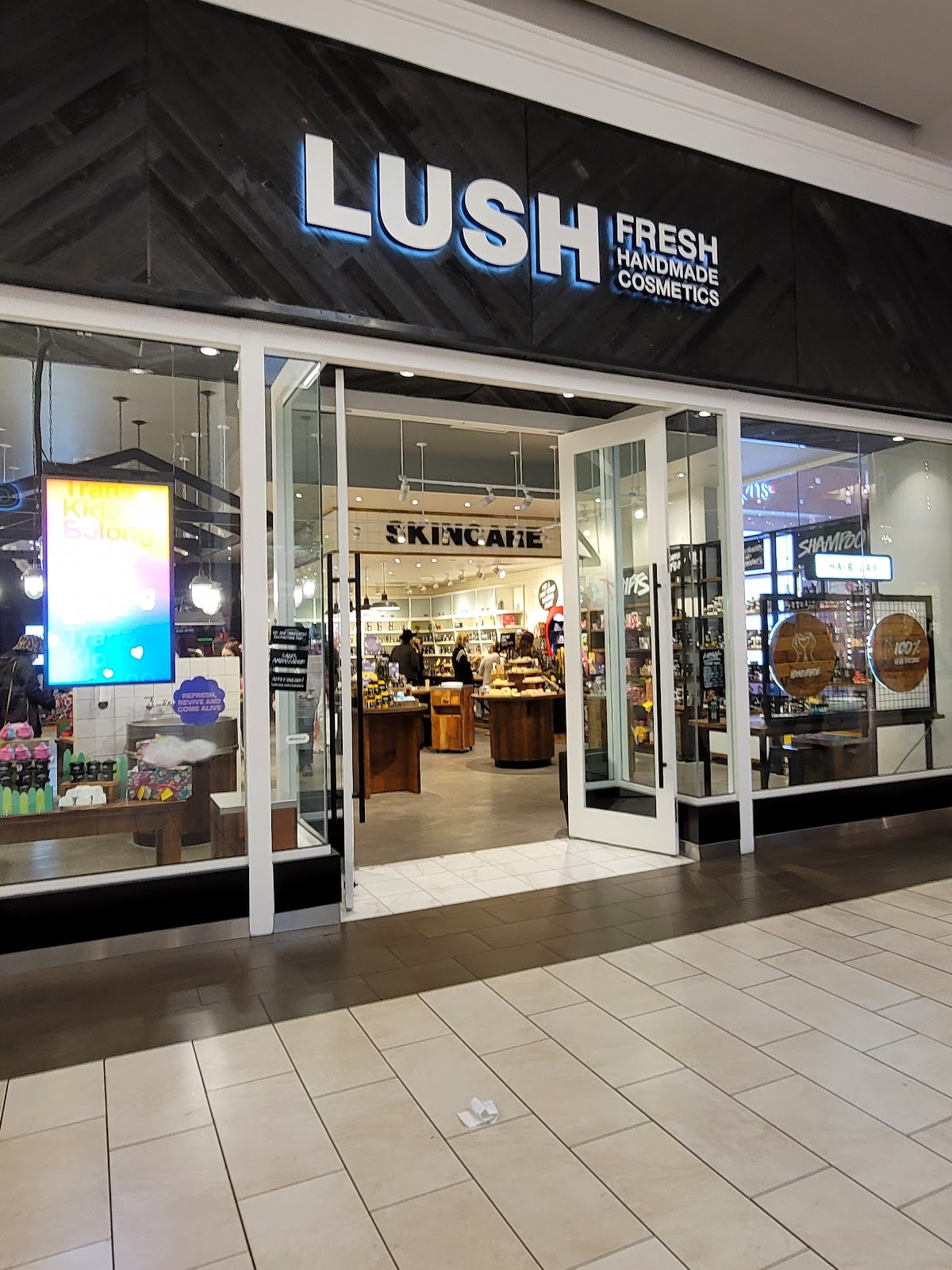 Lush Cosmetics Los Cerritos