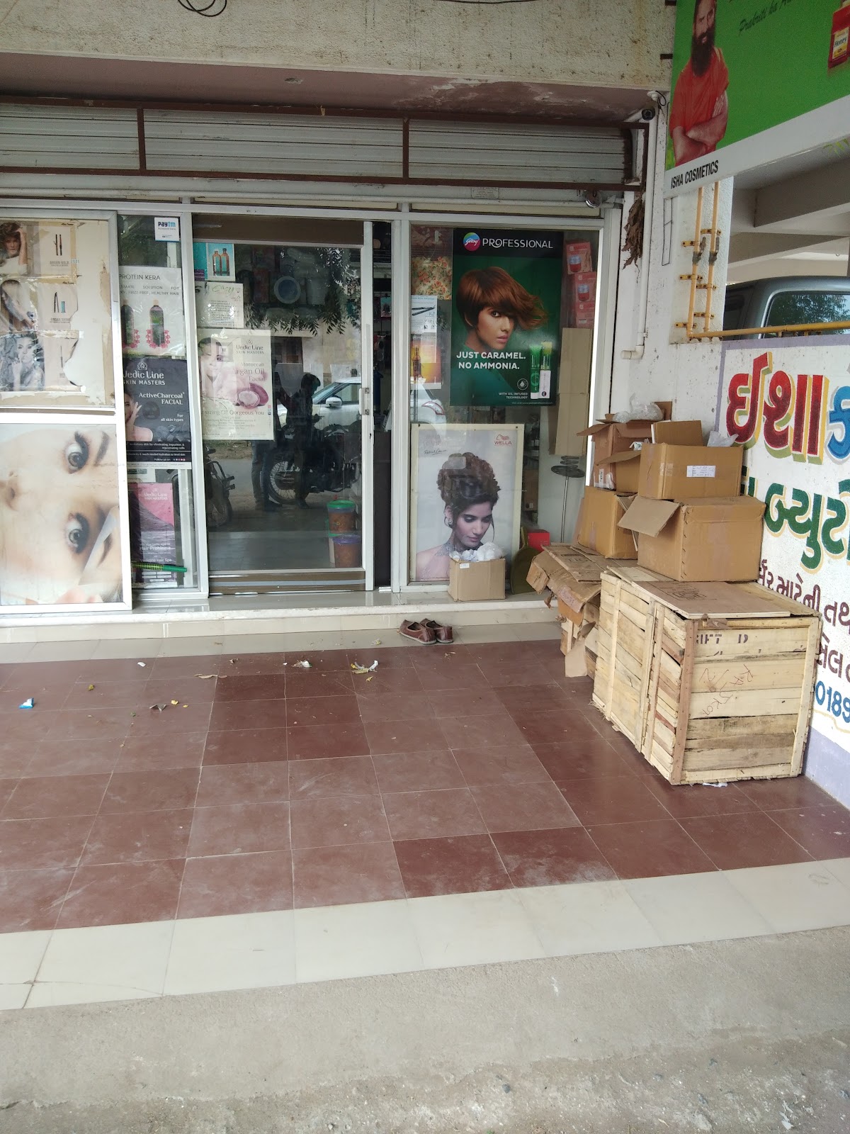 Isha Cosmetic & The Beauty Shop