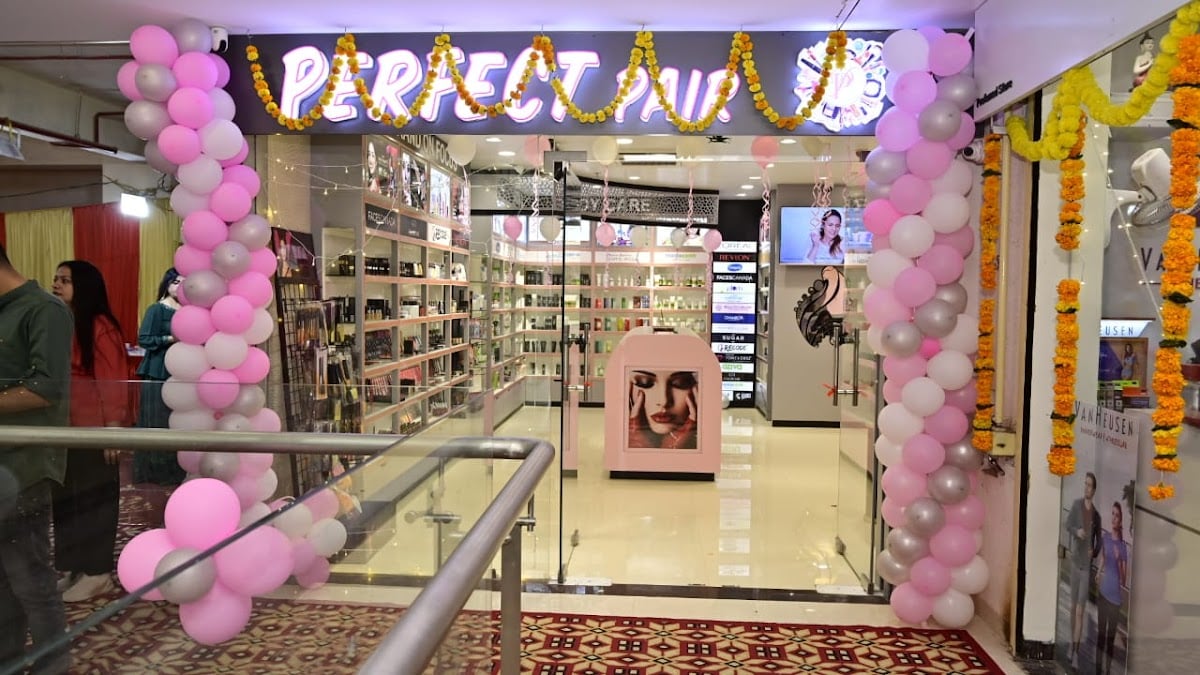 Perfect pair cosmetics