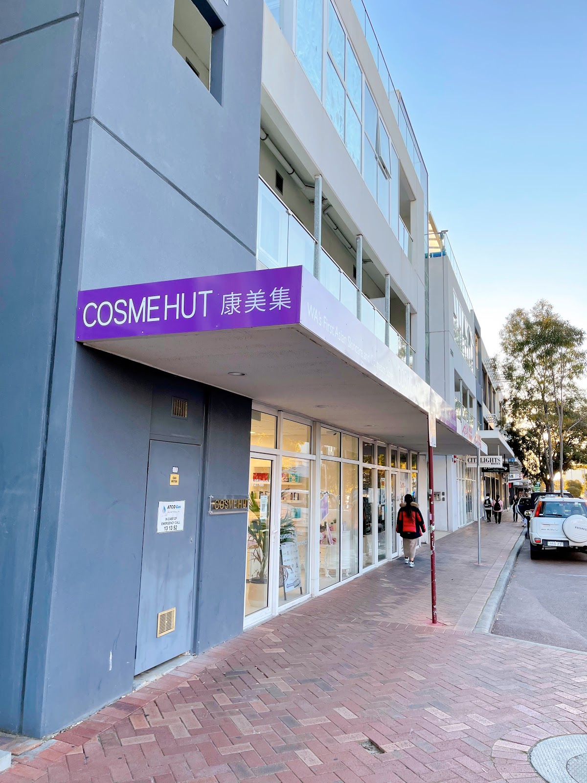 Cosme Hut Northbridge