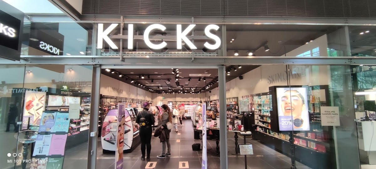 KICKS