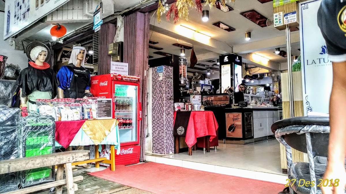 Mahkota Cosmetic Store
