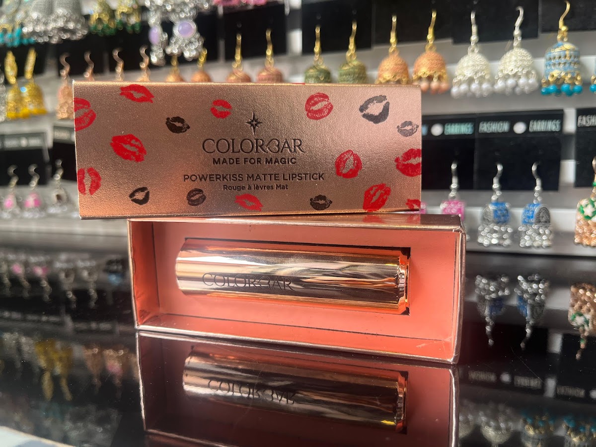 Womens Spot Cosmetics and Imitation Shop