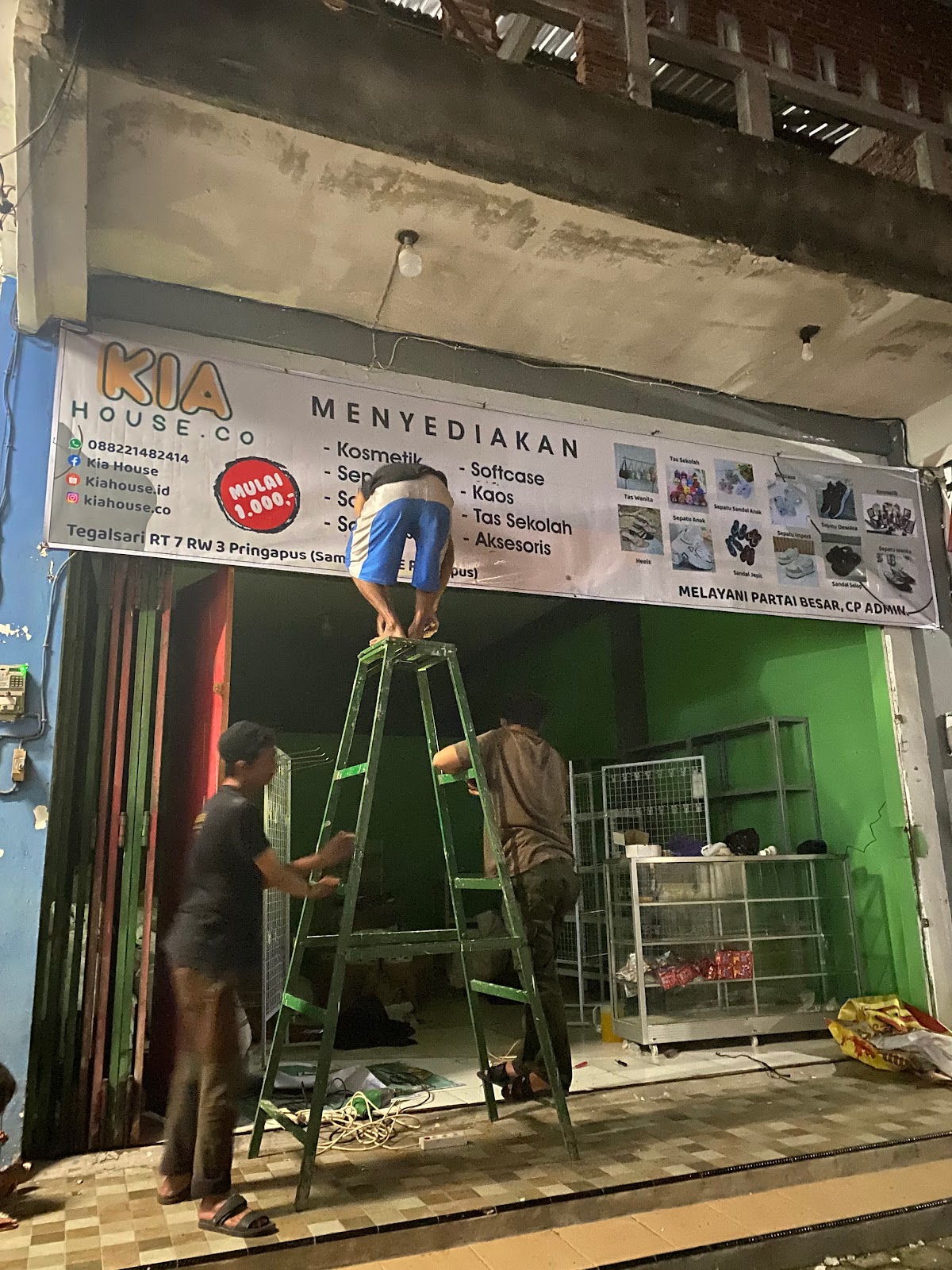 Toko Kosmetik dan Sepatu KIA Pringapus