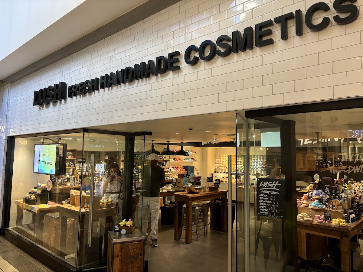 Lush Cosmetics Pacific Centre Mall
