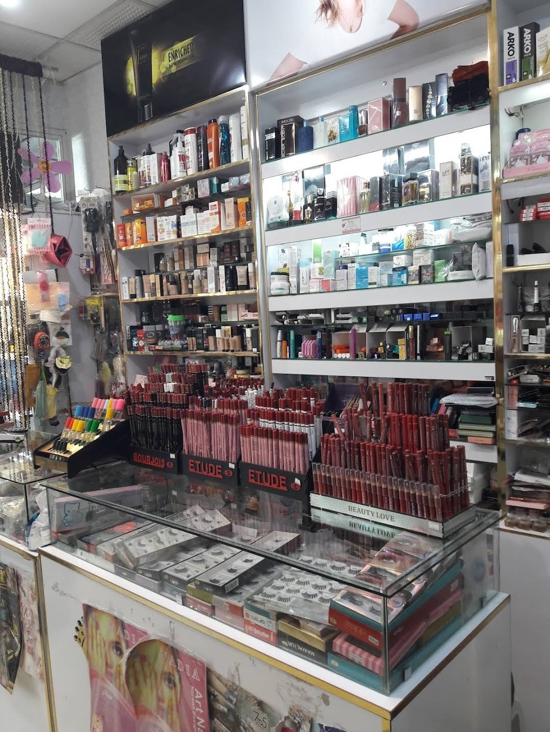 Marvi cosmetic store