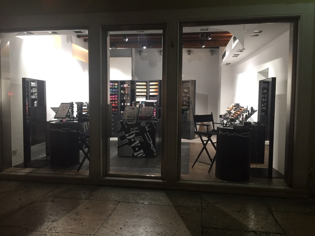 MAC Cosmetics