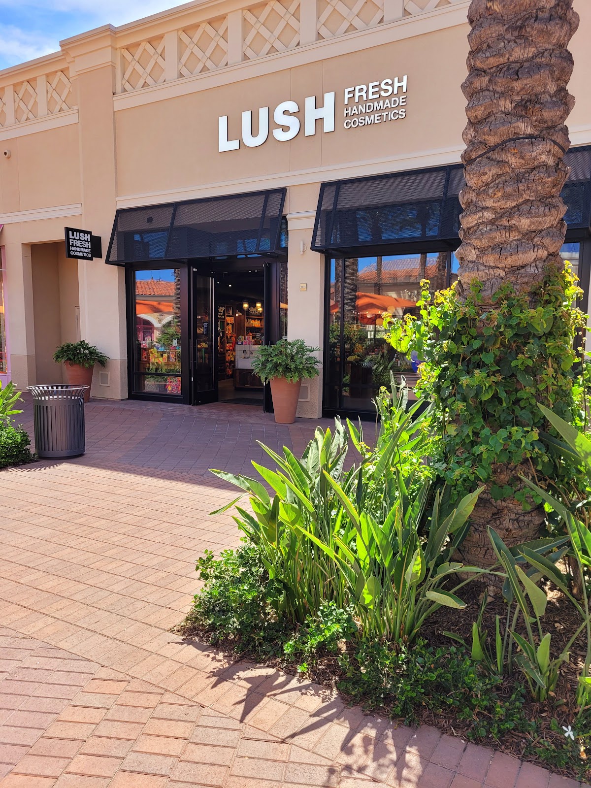Lush Cosmetics Irvine Spectrum