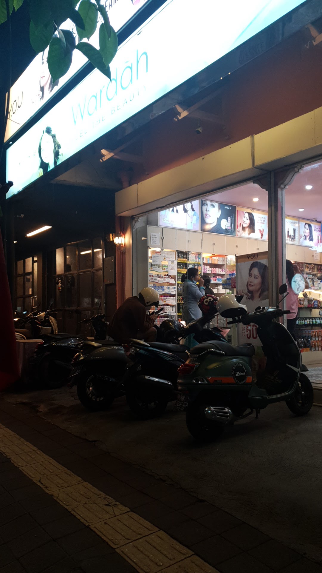 Rumah Kosmetik Carissa watu renggong
