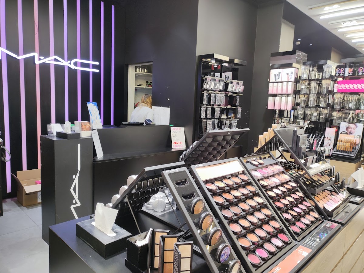 M.A.C Store Louvain La Neuve