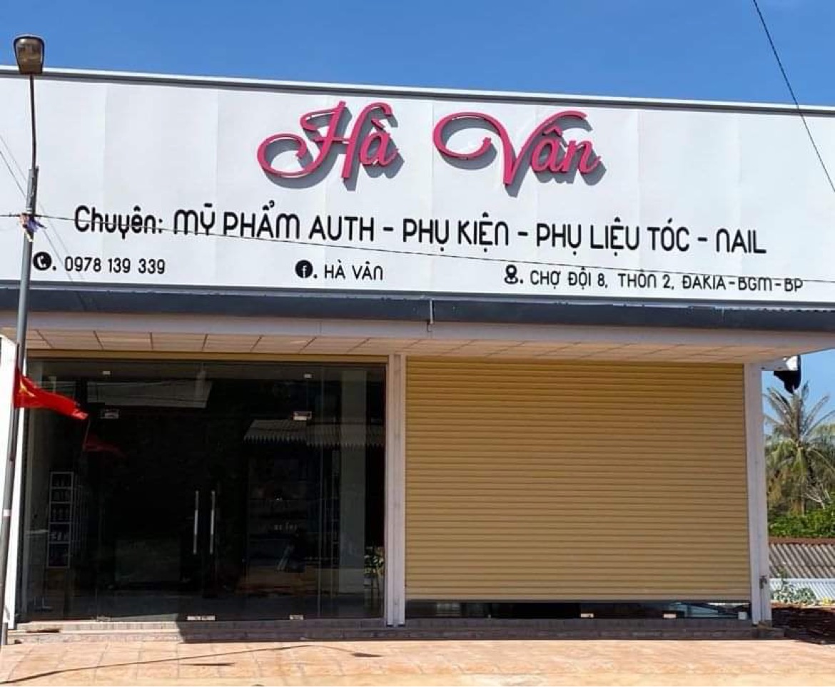 Ha Van Cosmetics and Beauty Shop